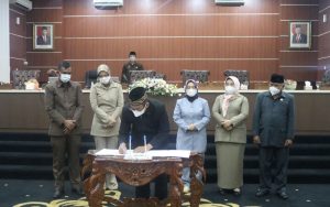 DPRD Purwakarta Sahkan Perda APBD Tahun Anggaran 2022