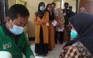 Vaksinasi Massal di Mapolsek Sukasari, Peserta Diberikan Kupon Undian Puluhan Hadiah