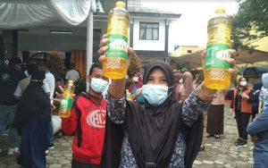 Kemendag Bersama Pemkab Purwakarta Gelar Operasi Pasar Murah Minyak Goreng