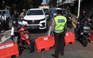 Cegah Penyebaran Virus Covid-19, Polres Karawang Lakukan Penyekatan di Sembilan Titik