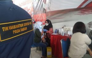 Kejar Target, Polres Purwakarta Gelar Maraton Vaksinasi Massal Untuk Semua Usia