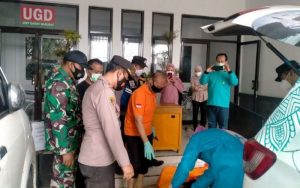 Seorang Pria Warga Kiarapedes Ditemukan Tewas Gantung Diri Dibawah Jembatan Bambu