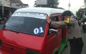 Polres Purwakarta Gelar Vaksinasi di Pusat Perbelanjaan dan Pembagian Takjil Ramadan