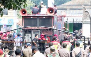 Aksi Buruh Purwakarta Tolak Raperda Ketenagakerjaan yang Dianggap Adopsi Omnibus Law