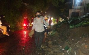 Hujan Deras, Satu Rumah Warga di Kampung Krajan Wanayasa Hancur Terbawa Longsor