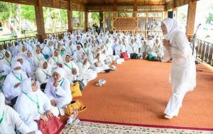 Anne Ratna Mustika Menutup Acara Bimbingan Manasik Haji Purwakarta 2022 Tahap II