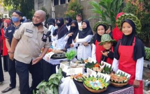 Para Pelajar SD dan SMP di Purwakarta Ikuti Festival Makanan dan Minuman Sehat