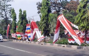 Jelang HUT Kemerdekaan RI Ke-77, Penjual Bendera Menjamur di Sepanjang Jalan Purwakarta