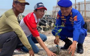 Tosca Bersama Satpolairud Polres Purwakarta Tanam Seribu Pohon Mangrove