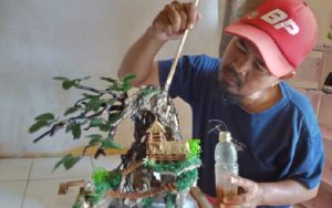 Warga Desa Citalang Purwakarta Ini Mampu Bikin Karya Seni Terrarium yang Indah