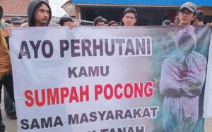 Tuntut Kejelasan Status Tanah, Puluhan Warga Karawang Geruduk Kantor Perhutani Purwakarta