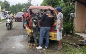 Innalillahi, Mobil Dinas Pemkab Purwakarta Tabrak Angkot, Belasan Orang Alami Luka