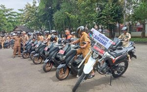 Anne Ratna Mustika Serahkan Bantuan Motor Dinas Kepada 183 Kades di Purwakarta