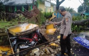 Angin Puting Beliung Terjang Kecamatan Bojong Purwakarta, 159 Rumah Rusak