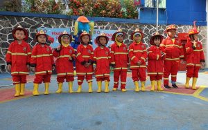 Belajar Pemadam Kebakaran Usia Dini, Bocah di Purwakarta Ikuti Kegiatan Edacil