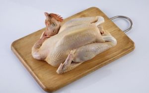 Faktor Cuaca dan Harga Pakan Jadi Penyebab Harga Daging Ayam di Purwakarta Naik