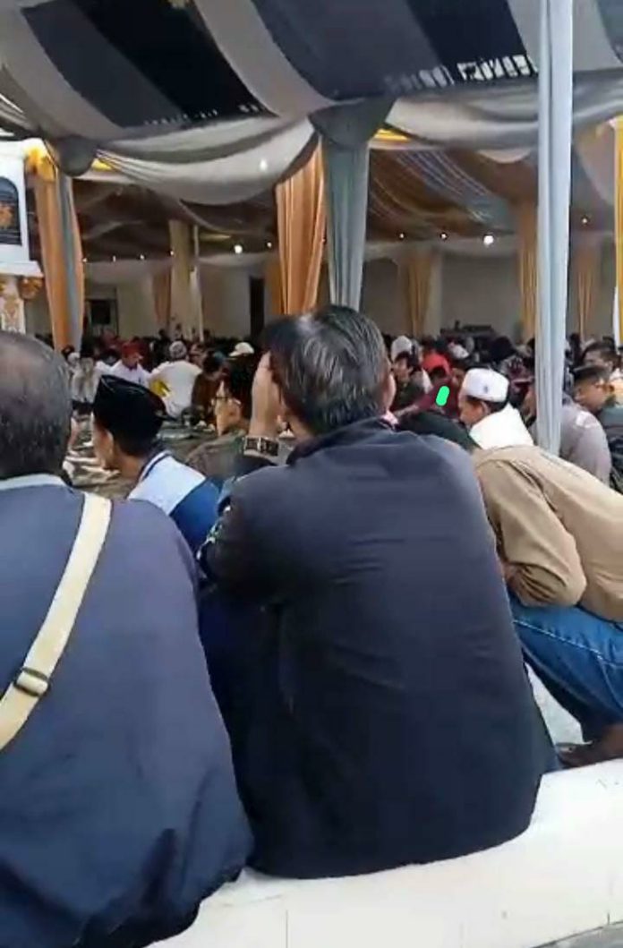 Wartawan Sedang Tugas Ingin Liputan Acara Santunan Yatim Diduga Dihalang-halangi... kami wartawan hendak liputan acara santunan yatim dicegah dugaan security menghalang halangi tugas