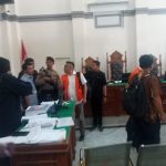 Erika Sari Emsah Ginting SH MH, memanggil terdakwa dan para saksi yang disiapkan oleh Jaksa Penuntut Umum