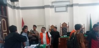 Erika Sari Emsah Ginting SH MH, memanggil terdakwa dan para saksi yang disiapkan oleh Jaksa Penuntut Umum