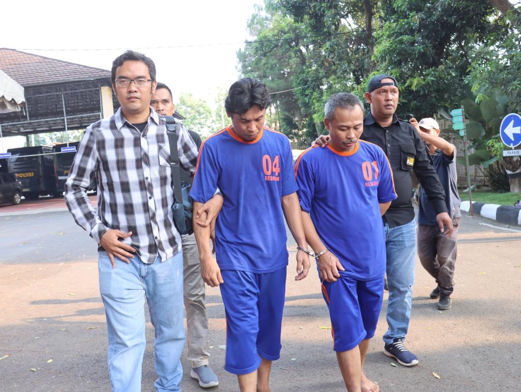 Dua pelaku yang berhasil diamankan yakni Agus Hermawan (38) warga Desa Panyocokan, Kecamatan Ciwidey, 