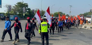kegiatan Aksi Long March 50 Orang Ketua Exco Partai Buruh dari Gedung sate Bandung Tujuan Akhir Gedung DPR Jakarta