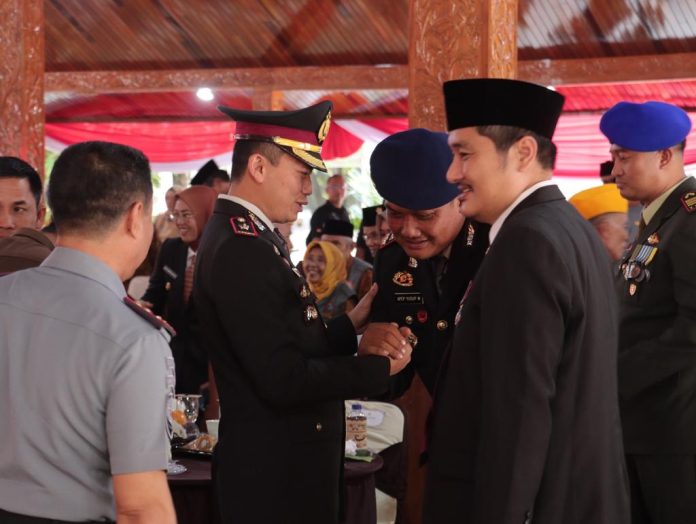 Kehadiran Kapolres Purwakarta, AKBP Edwar Zulkarnain yang diwakili Wakapolres Purwakarta, Kehadiran Kapolres Purwakarta, AKBP Edwar Zulkarnain yang diwakili Wakapolres Purwakarta,