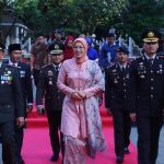 Kompol Ahmad Mega Rahmawan menghadiri upacara penurunan bendera merah putih dalam rangka HUT Kemerdekaan RI ke 78
