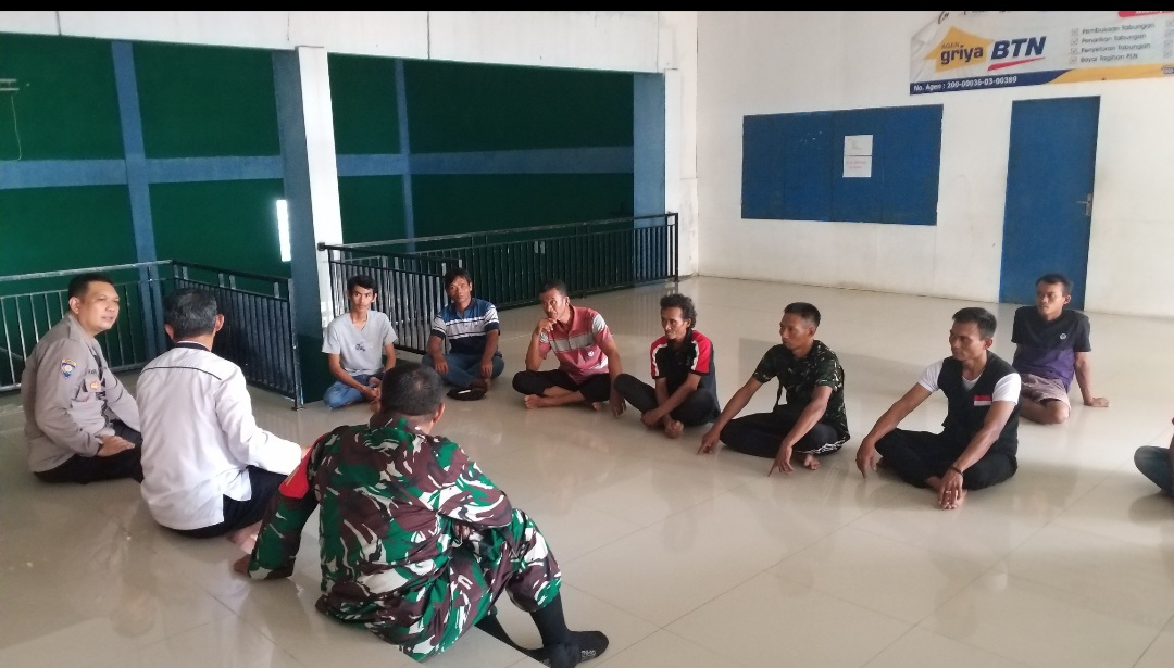 , jajaran Polres Purwakarta terus konsisten menggelar kegiatan Jumat Curhat. Seperti yang dilakukan Kepolisian Sektor