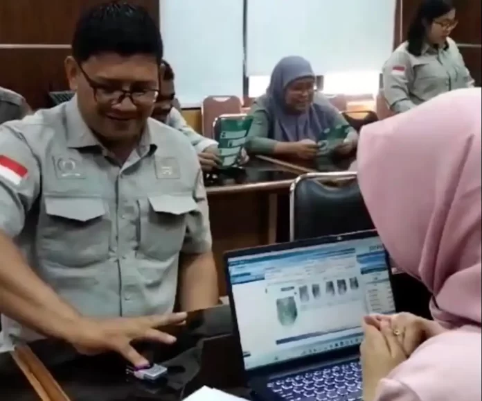 Karyawan dari Direktorat Sayuran dan Tanaman Obat Kementerian Pertanian melekukan tes STIFIn di Jakarta (Foto: Istimewa)