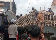 Gercep! Bupati Purwakarta Perbaiki Rumah Loper Koran yang Nyaris Ambruk