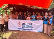 Terangi Harapan, Nyalakan Mimpi: PLN Purwakarta Berikan Listrik Gratis kepada Masyarakat Kurang Mampu