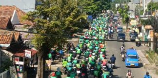 Demontrasi pengemeudi pjol di Purwakarta