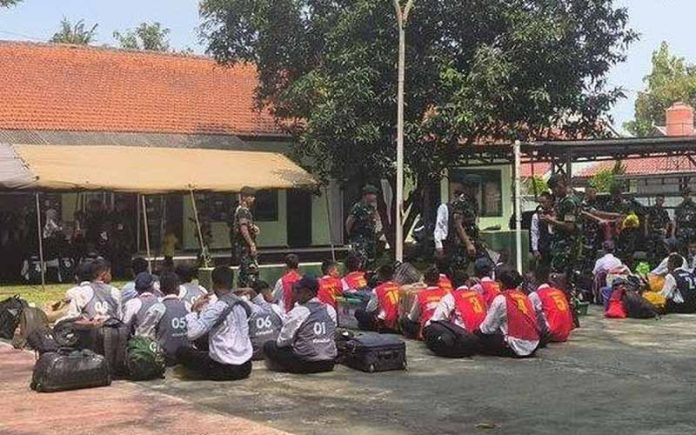 Pendidikan di barak Militer