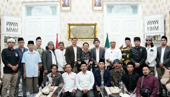 Silaturahmi Bersejarah, Om Zein Bersama Keturunan Prabu Siliwangi dan Sunan Gunung Jati