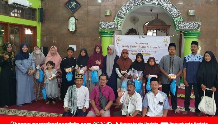 Berbagi di Hari Asyura, Warga RW 08 Purwamekar Santuni Anak Yatim dan Dhuafa dengan Penuh Cinta