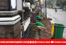 Antisipasi Banjir di Musim Hujan, Camat Purwakarta Ajak Warga Bersihkan Drainase