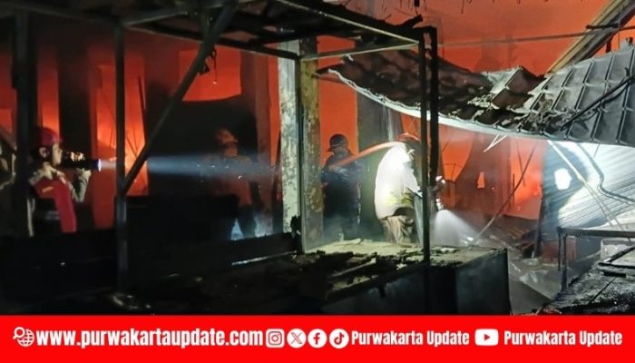 Pedagang di Pasar Rebo Baru Tambah Stok, Kios Malah Ludes Terbakar