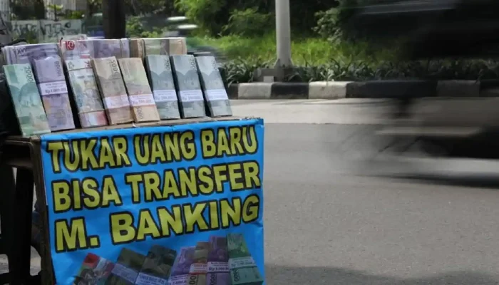 Hukum Tukar Uang Baru Lebaran dengan Potongan: Halal atau Riba?