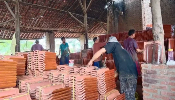 Harga Genteng Rp4.300, Program Gentengisasi Resmi Dimulai di Jabar