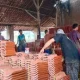Produksi genteng UMKM Majalengka untuk Program Gentengisasi Jawa Barat