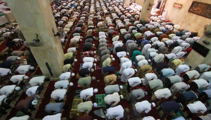 Pahala Shalat Tarawih Sama Dengan Ibadah Semalam Suntuk