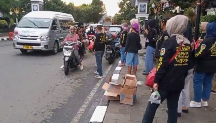 Komunitas Sosial BPMPI Purwakarta Gelar Aksi Berbagi Takjil Gratis di Taman Pembaharuan