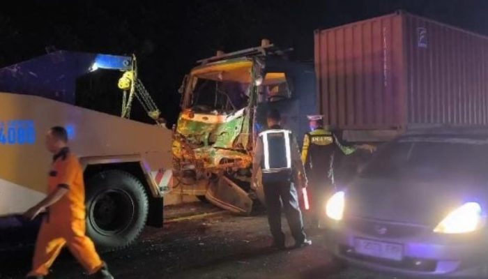 Kecelakaan Beruntun Libatkan 9 Kendaraan di Tol Cipularang KM 93B, Dua Orang Meninggal Dunia