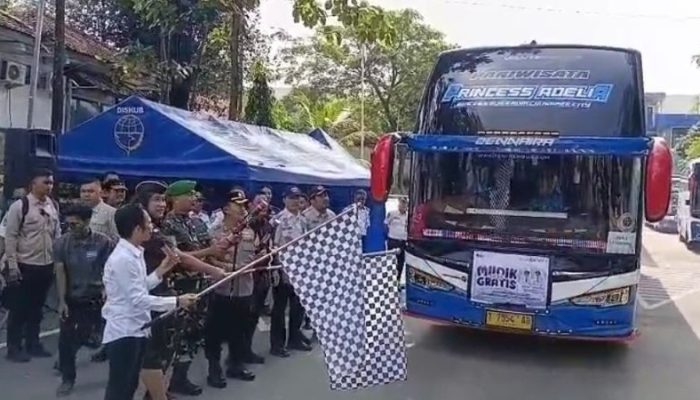 Om Zein dan Forkopimda Lepas Ratusan Peserta Mudik Gratis 2026 dari Purwakarta