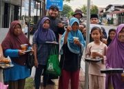 Berbagi Berkah Ramadan, NU CARE-LAZISNU Purwakarta Bagikan Takjil Gratis Setiap Hari untuk Warga