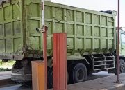 Satlantas Polres Purwakarta Sekat Truk Sumbu 3 di Gerbang Tol Sadang Jelang Arus Mudik