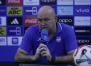 Menang Telak Lawan Persik, Bojan Hodak Masih Temukan Celah di Persib Bandung