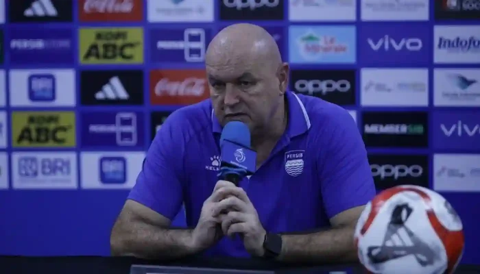 Menang Telak Lawan Persik, Bojan Hodak Masih Temukan Celah di Persib Bandung