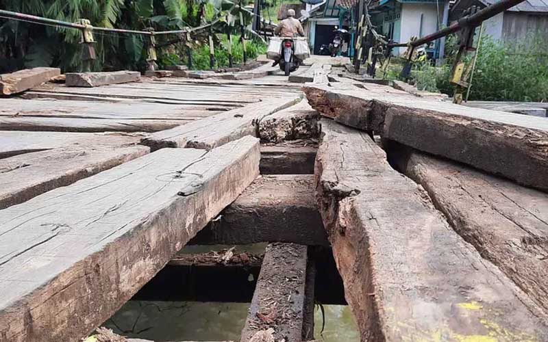 Ilustrasi jembatan rusak