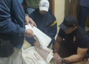 Polisi Gerebek ‘Pabrik’ Uang Palsu di Purwakarta, Miliaran Rupiah Siap Edar Jelang Lebaran